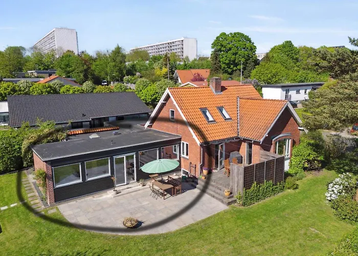 Cozy Guesthouse With Outdoor Space